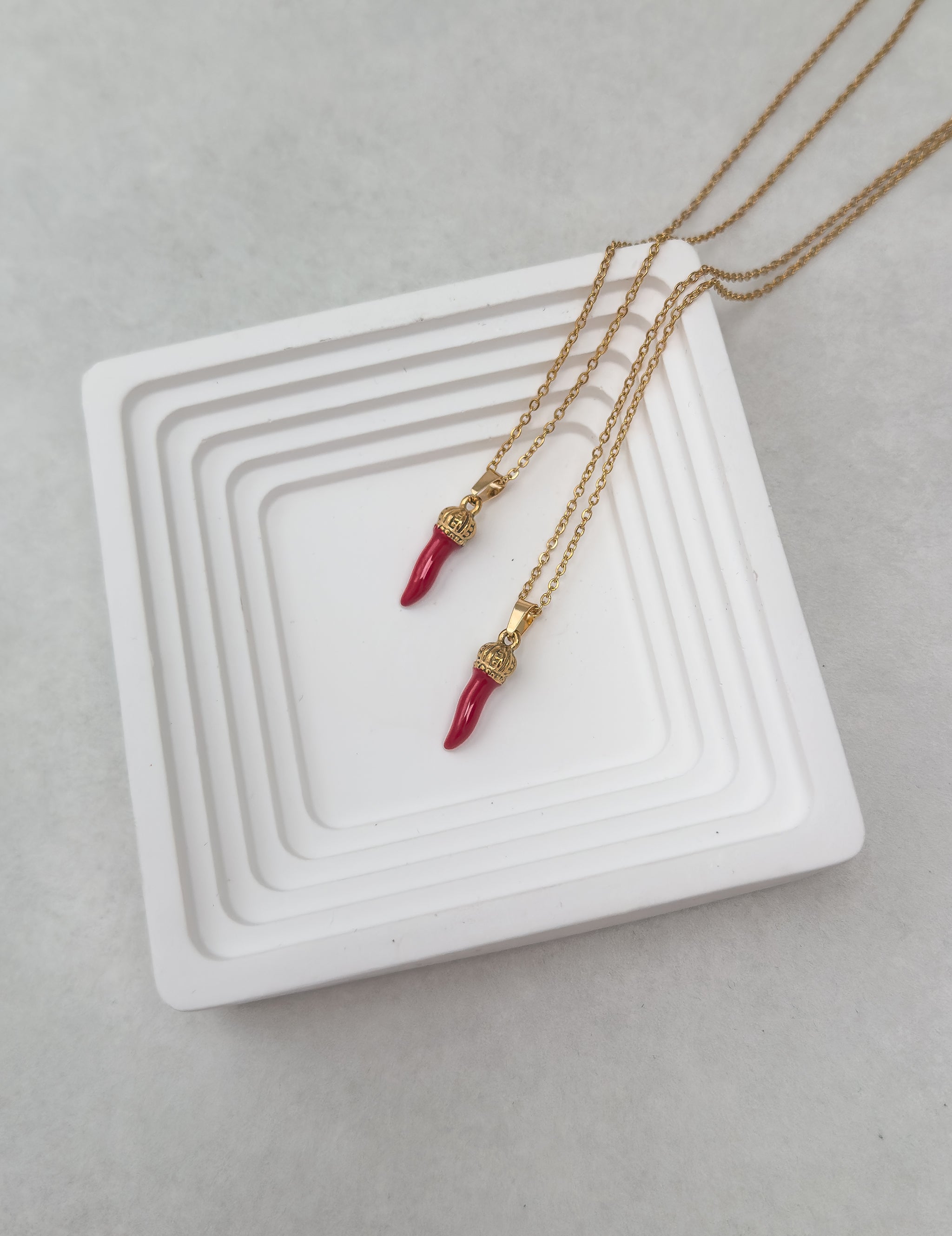 crown_cornicello_red_charm_2.jpg